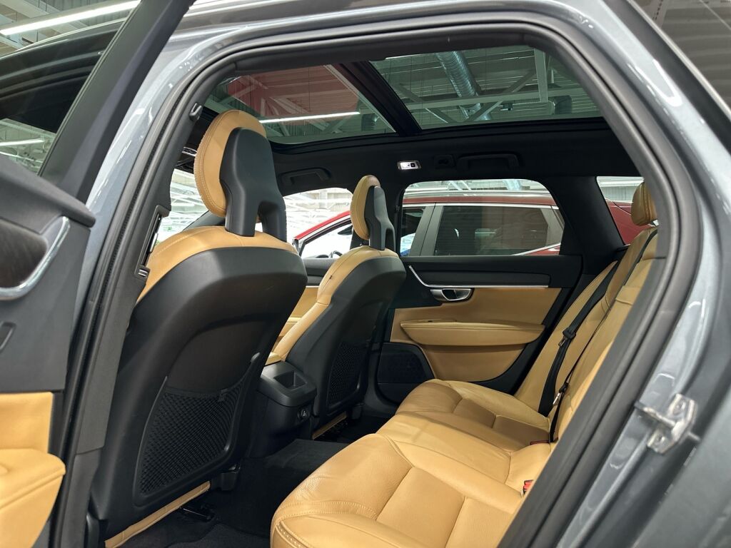Volvo V90 Cross Country 2017 Harmaa
