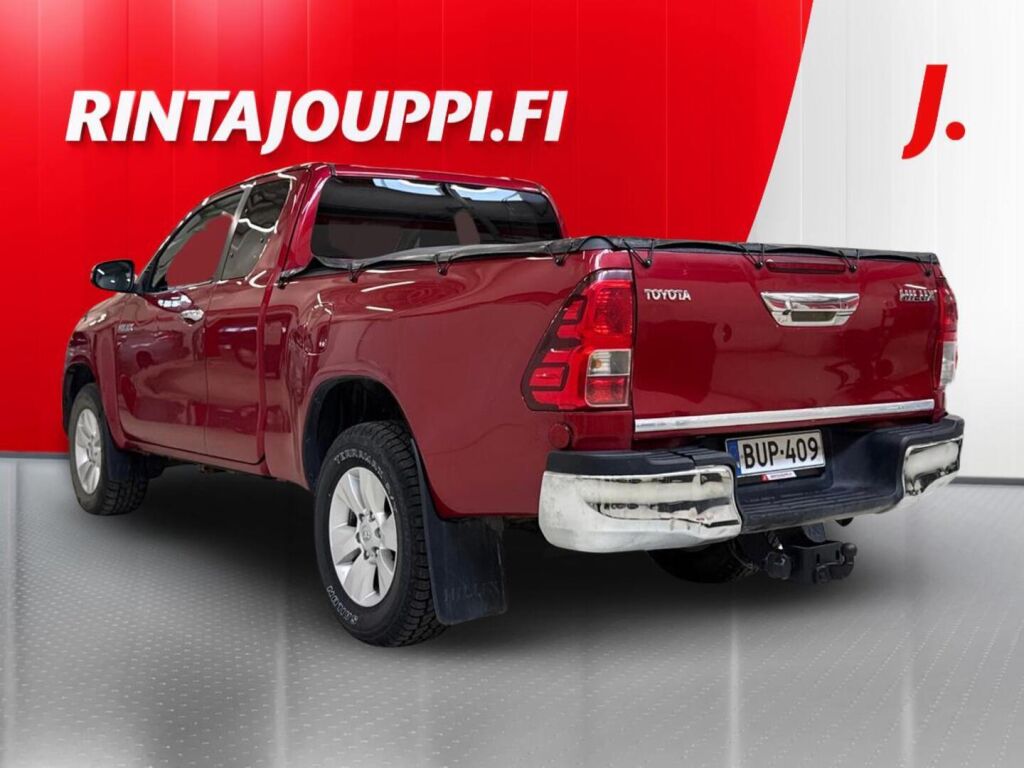 Toyota Hilux 2017 Punainen