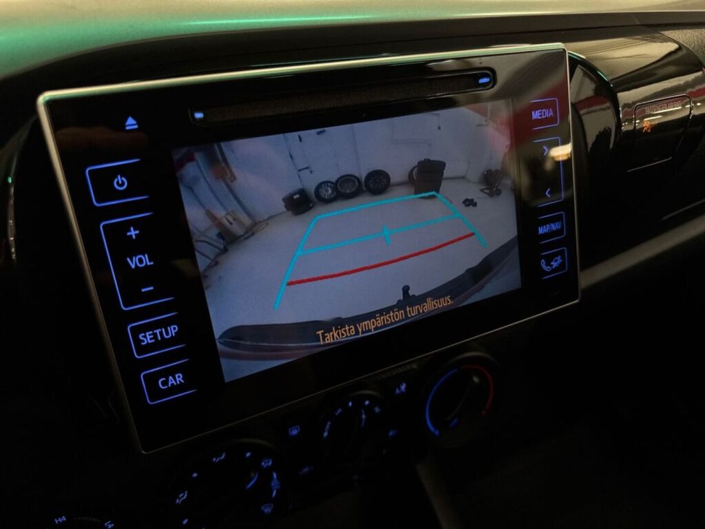 Toyota Hilux 2017 Punainen