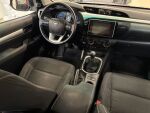 Toyota Hilux 2017 Punainen