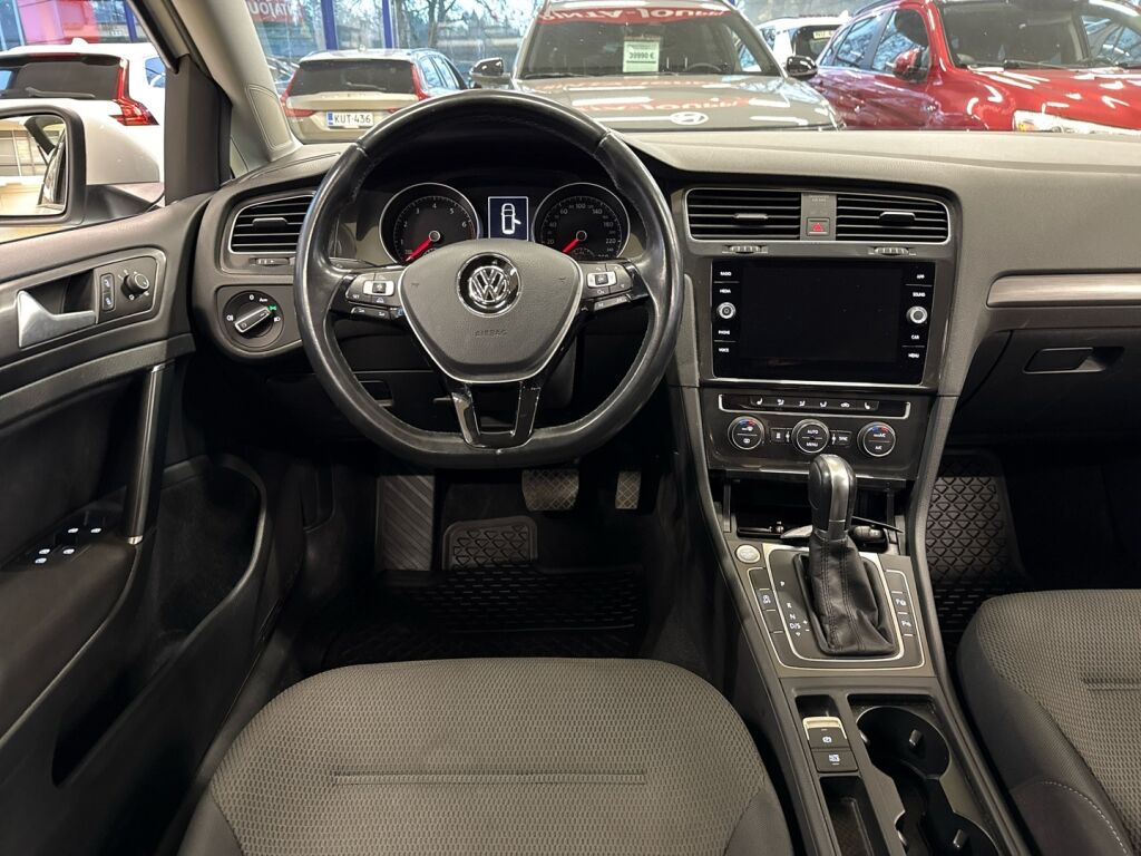 Volkswagen Golf 2017 Valkoinen