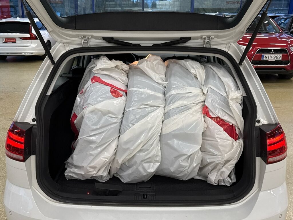 Volkswagen Golf 2017 Valkoinen