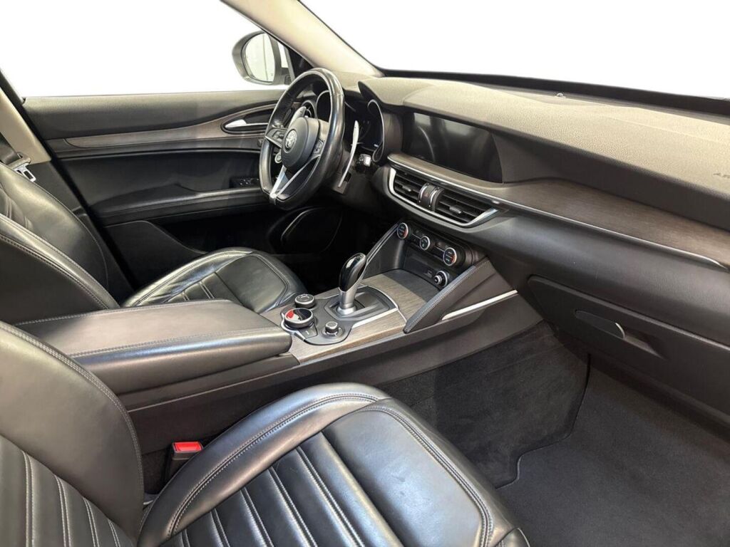 Alfa Romeo Stelvio 2017 Valkoinen