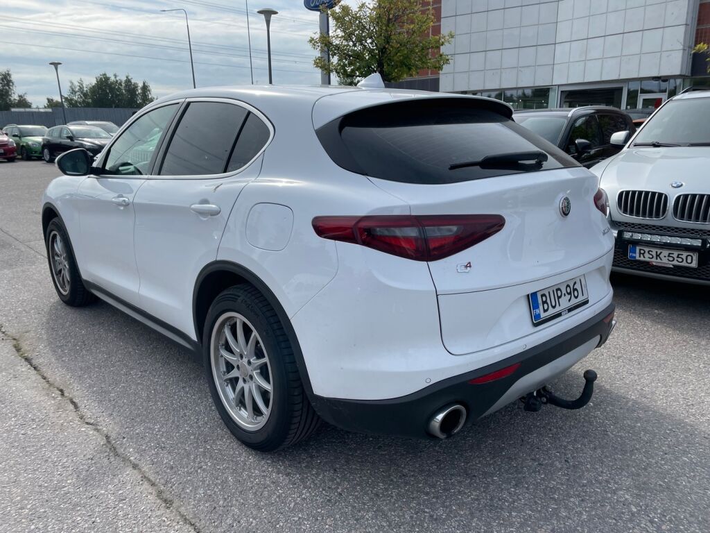 Alfa Romeo Stelvio 2017 Valkoinen