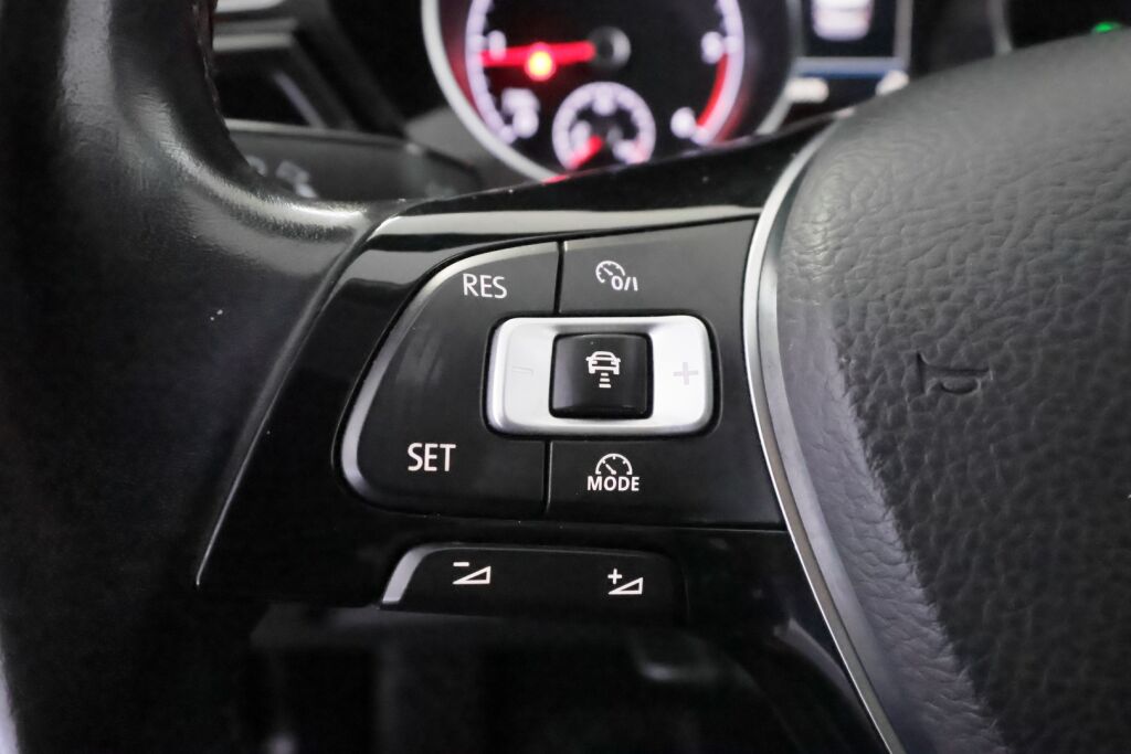 Volkswagen Touran 2017 Valkoinen