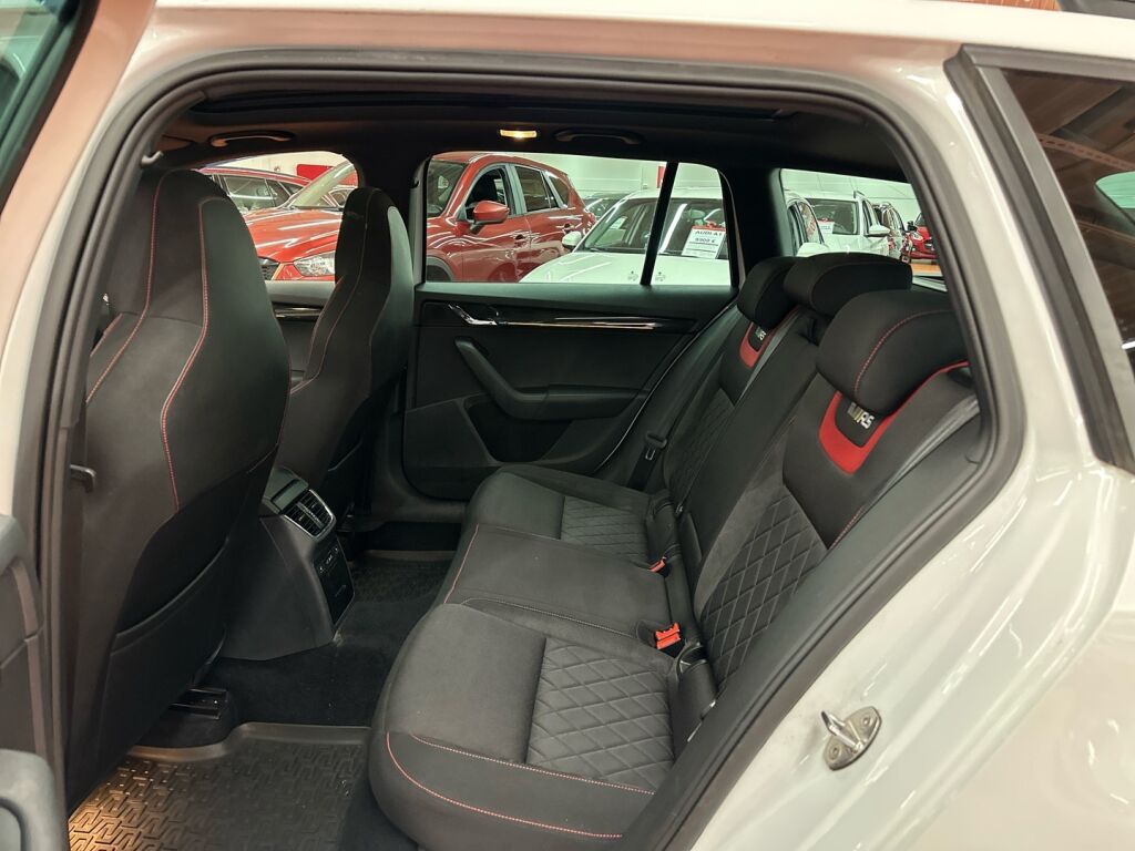 Skoda Octavia 2018 Valkoinen