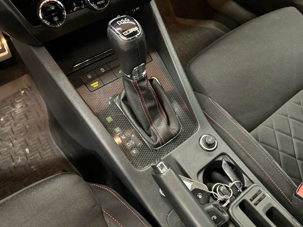 Skoda Octavia 2018 Valkoinen