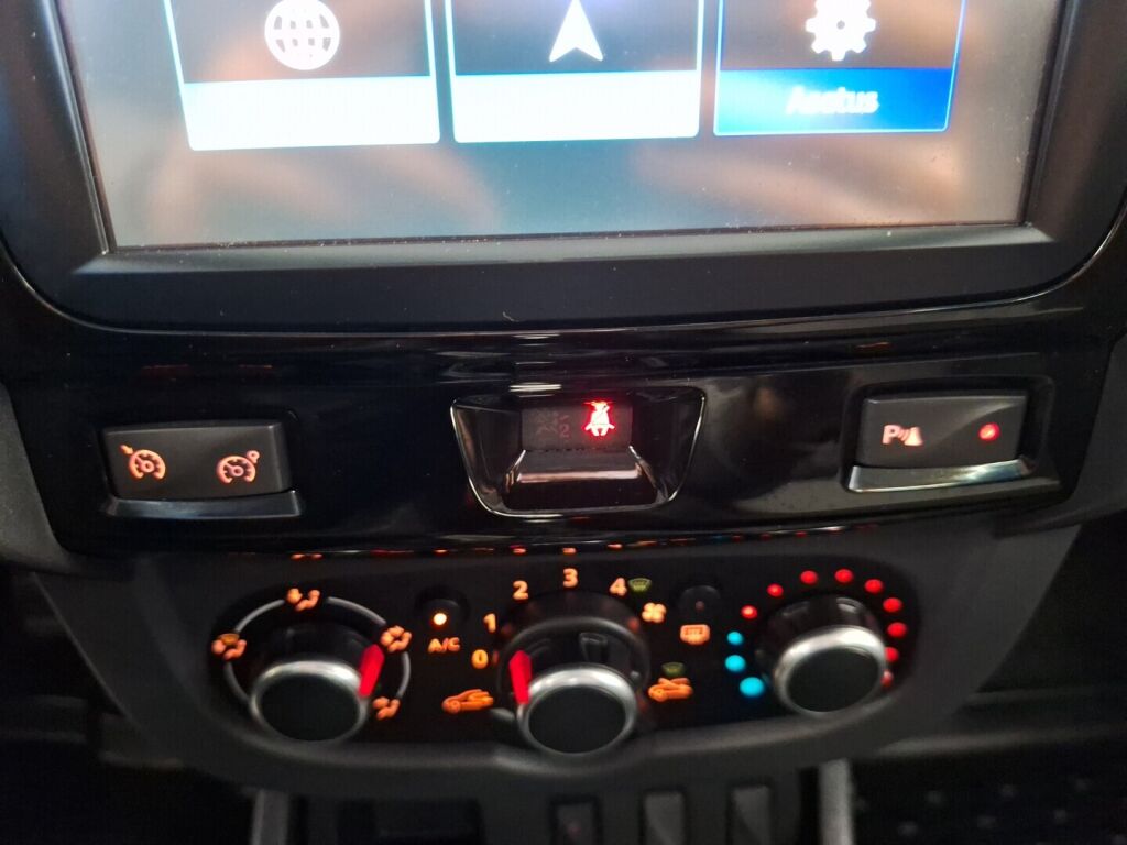 Dacia Duster 2017 Ruskea (beige)