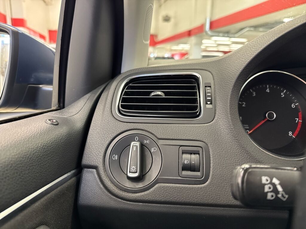 Volkswagen Polo 2017 Sininen