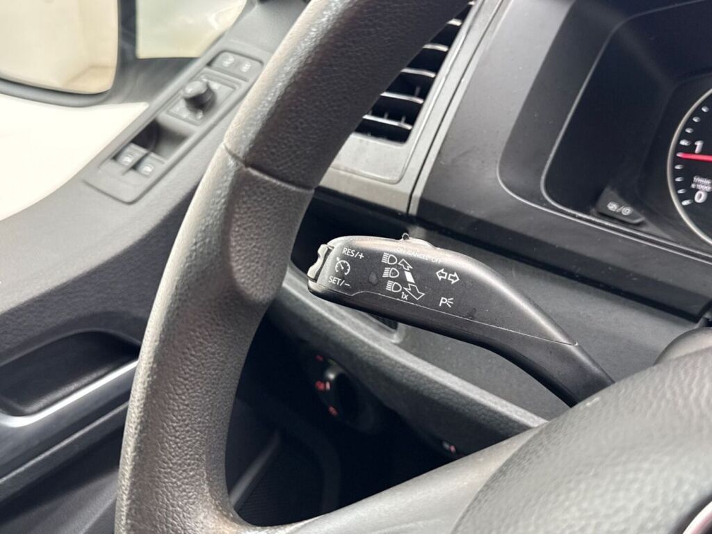 Volkswagen Caravelle 2017 Valkoinen