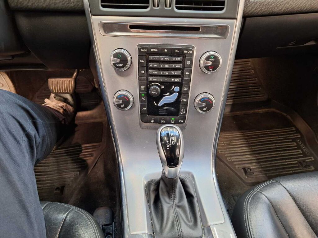 Volvo XC60 2017 Harmaa