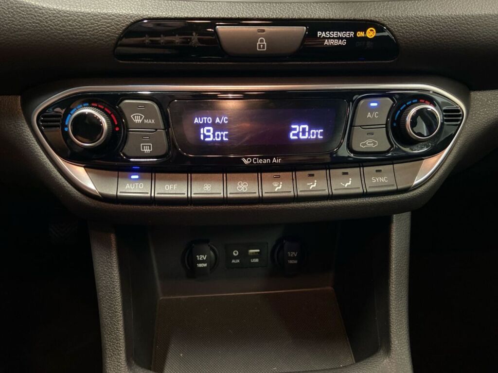 Hyundai i30 5d 2017 Valkoinen