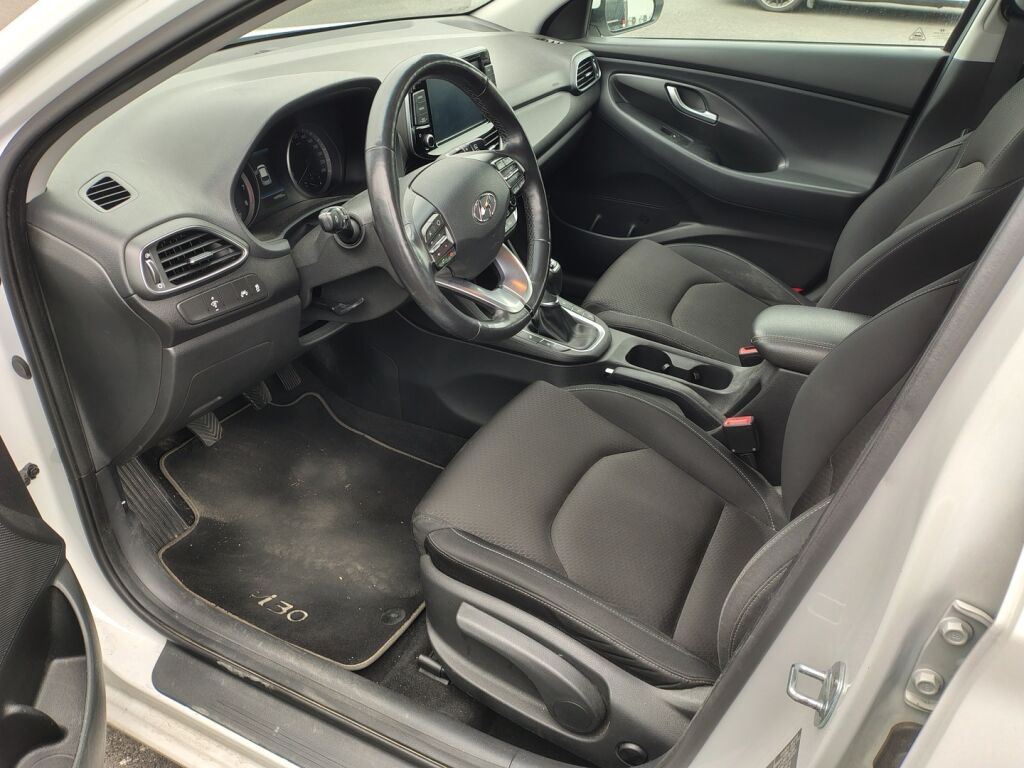 Hyundai i30 5d 2017 Valkoinen
