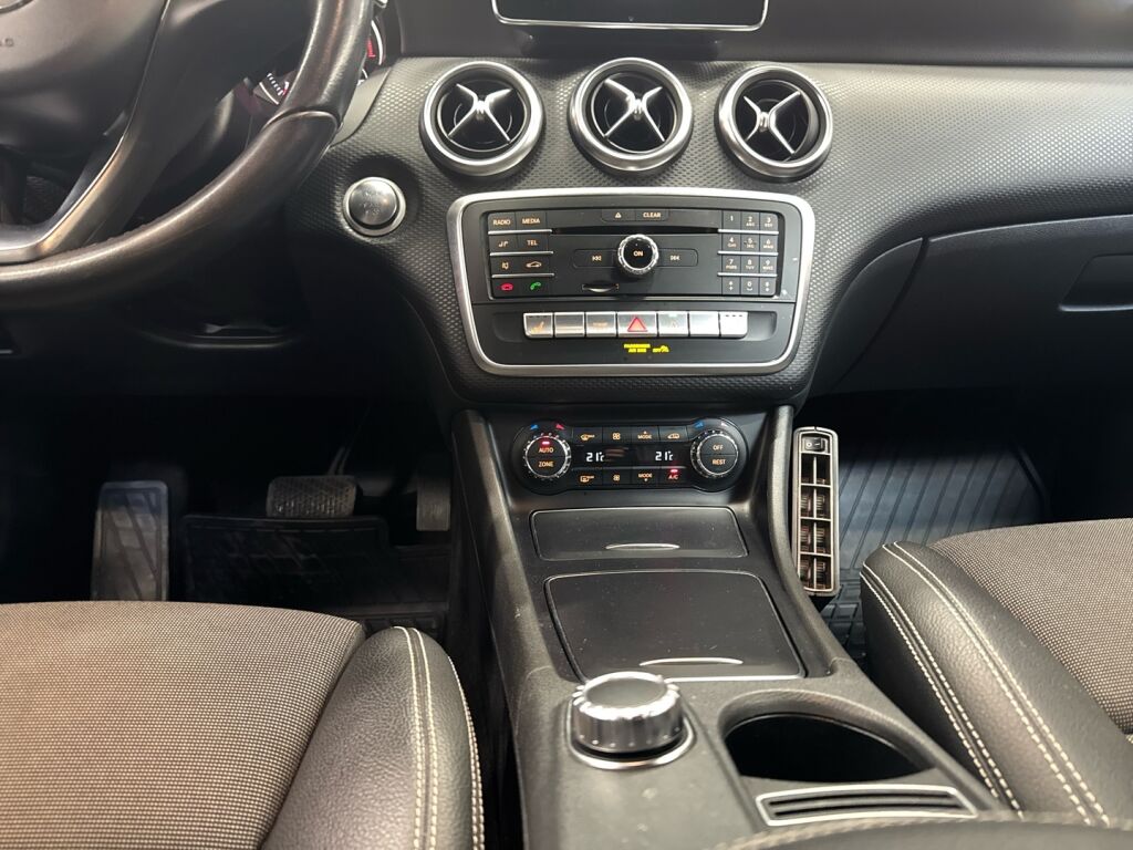 Mercedes-Benz A 2017 Musta