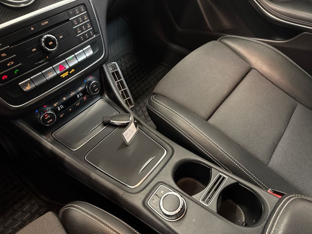 Mercedes-Benz A 2017 Musta