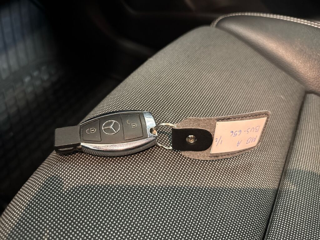 Mercedes-Benz A 2017 Musta