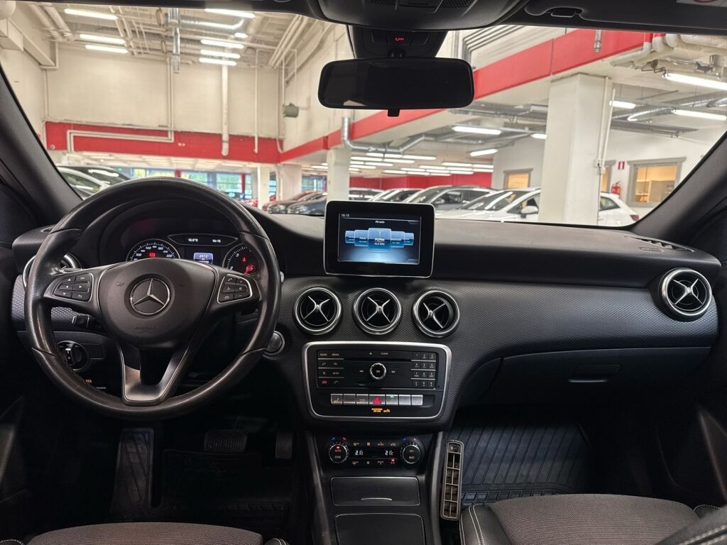 Mercedes-Benz A 2017 Musta