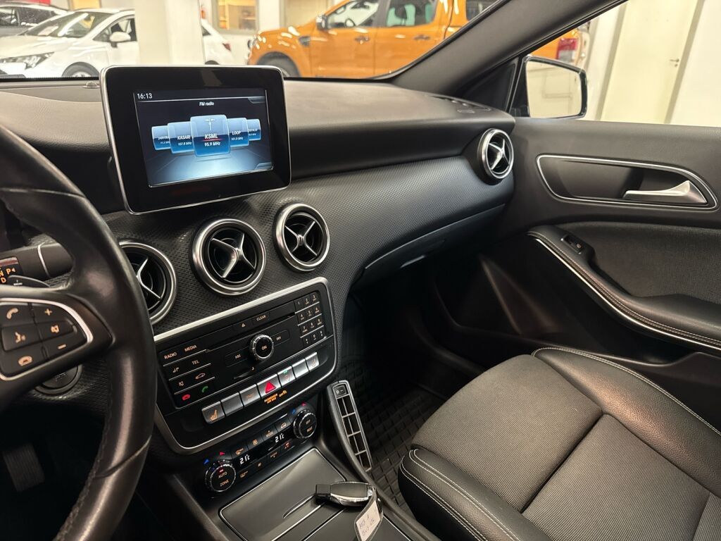 Mercedes-Benz A 2017 Musta