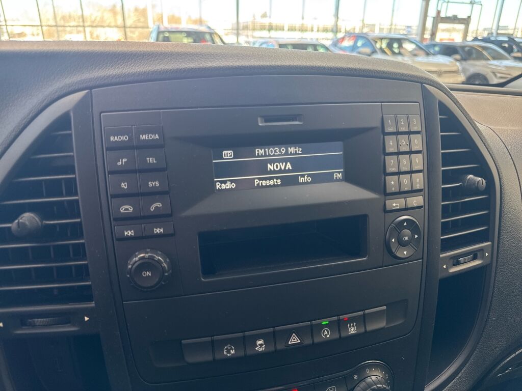 Mercedes-Benz Vito 2017 Musta