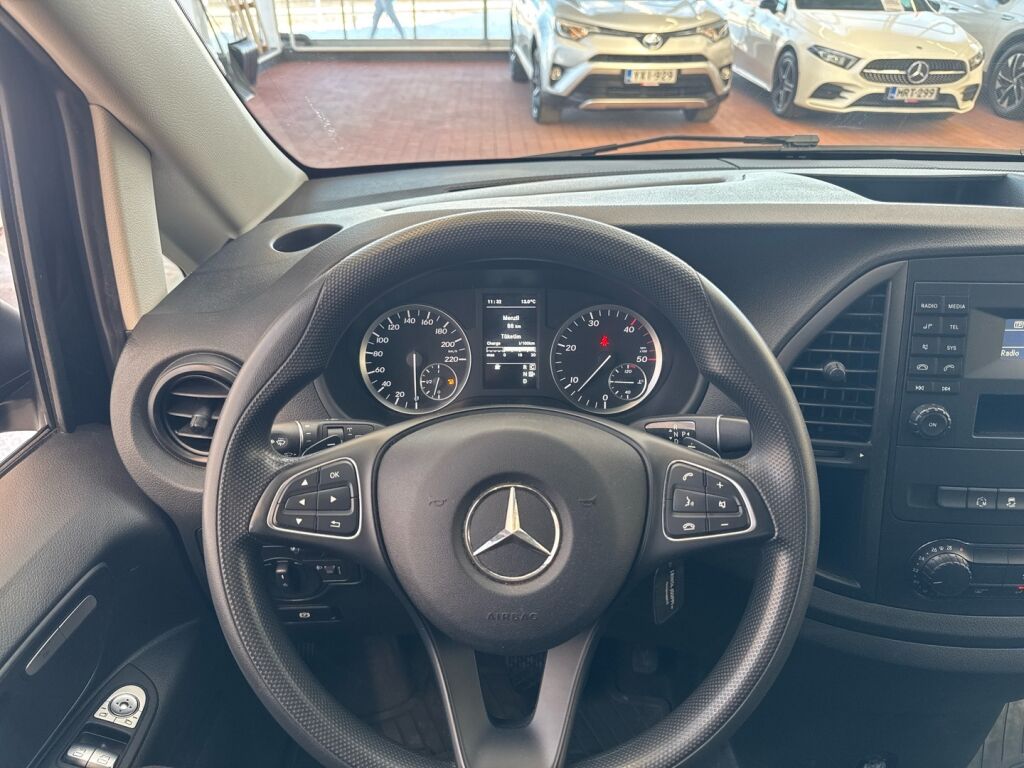 Mercedes-Benz Vito 2017 Musta