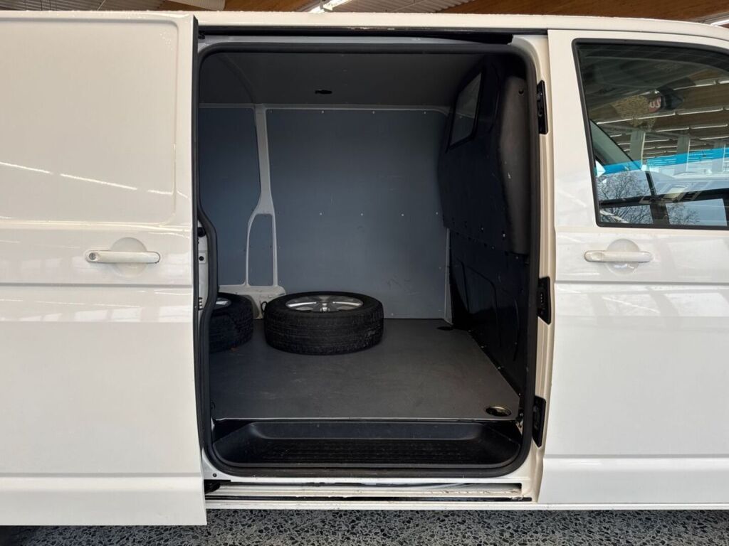 Volkswagen Transporter 2018 Valkoinen