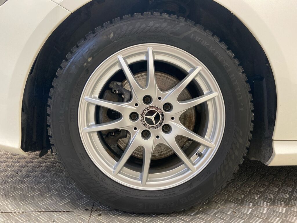 Mercedes-Benz A 2018 Valkoinen