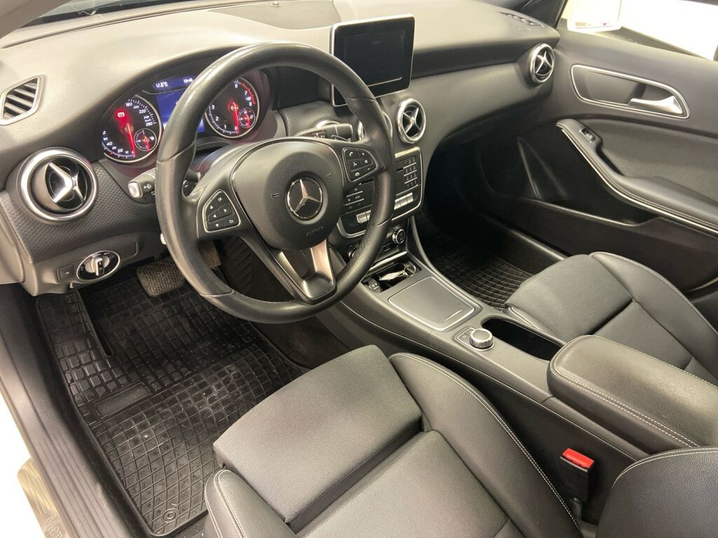 Mercedes-Benz A 2018 Valkoinen