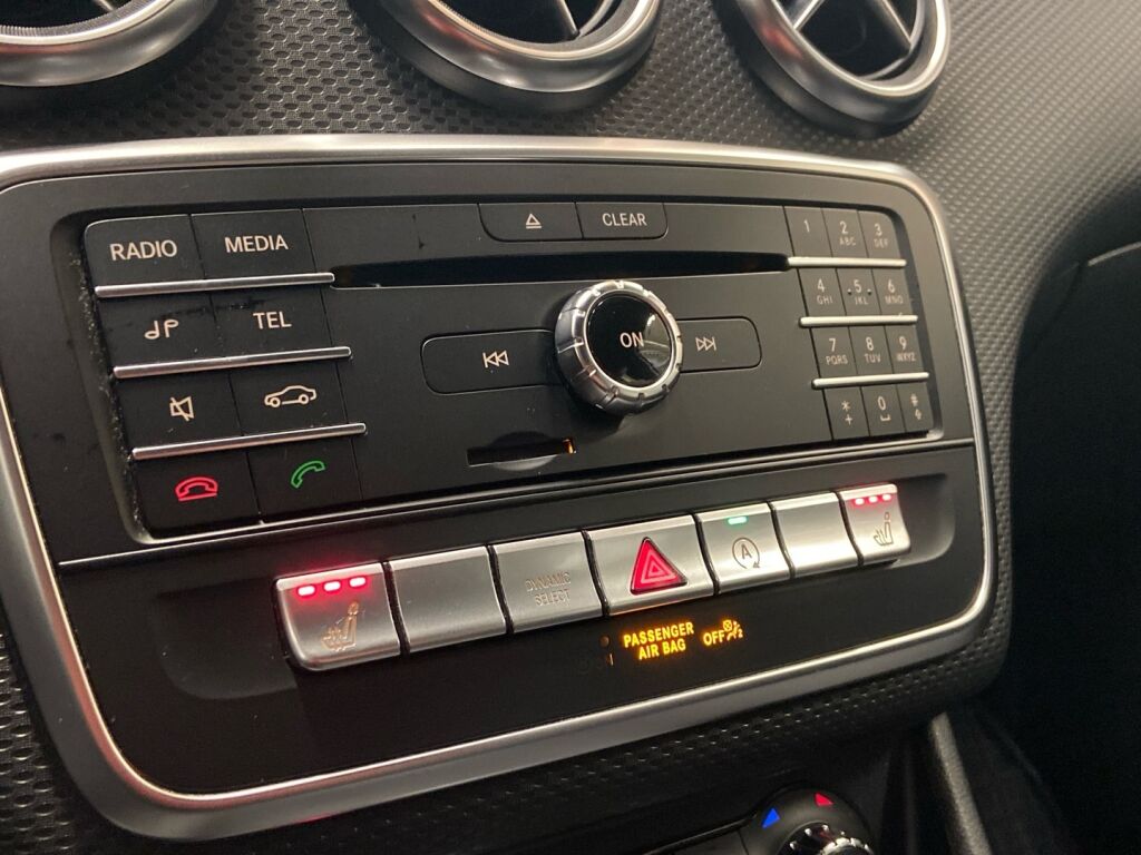 Mercedes-Benz A 2018 Valkoinen