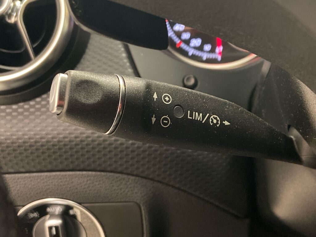 Mercedes-Benz A 2018 Valkoinen