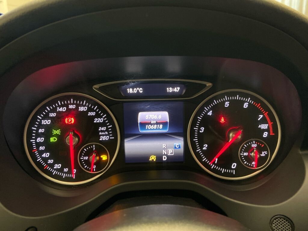 Mercedes-Benz A 2018 Valkoinen