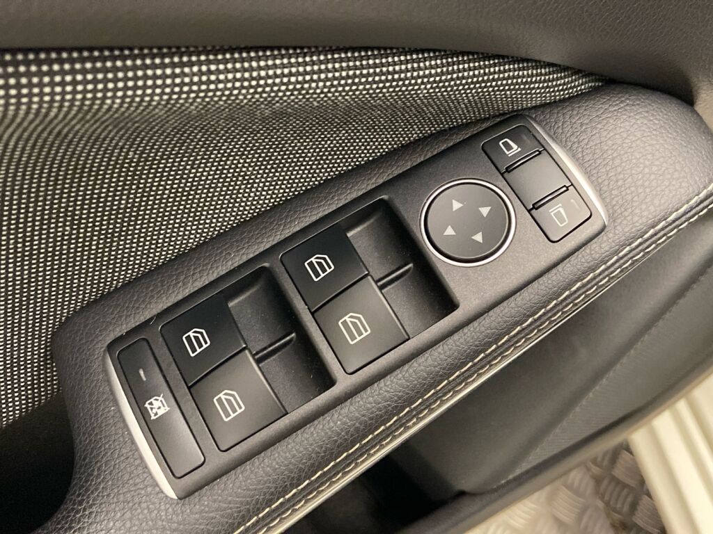 Mercedes-Benz A 2018 Valkoinen