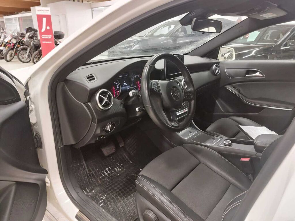 Mercedes-Benz A 2018 Valkoinen