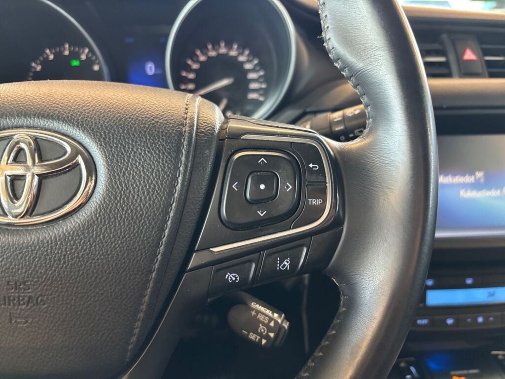 Toyota Avensis 2018 Musta