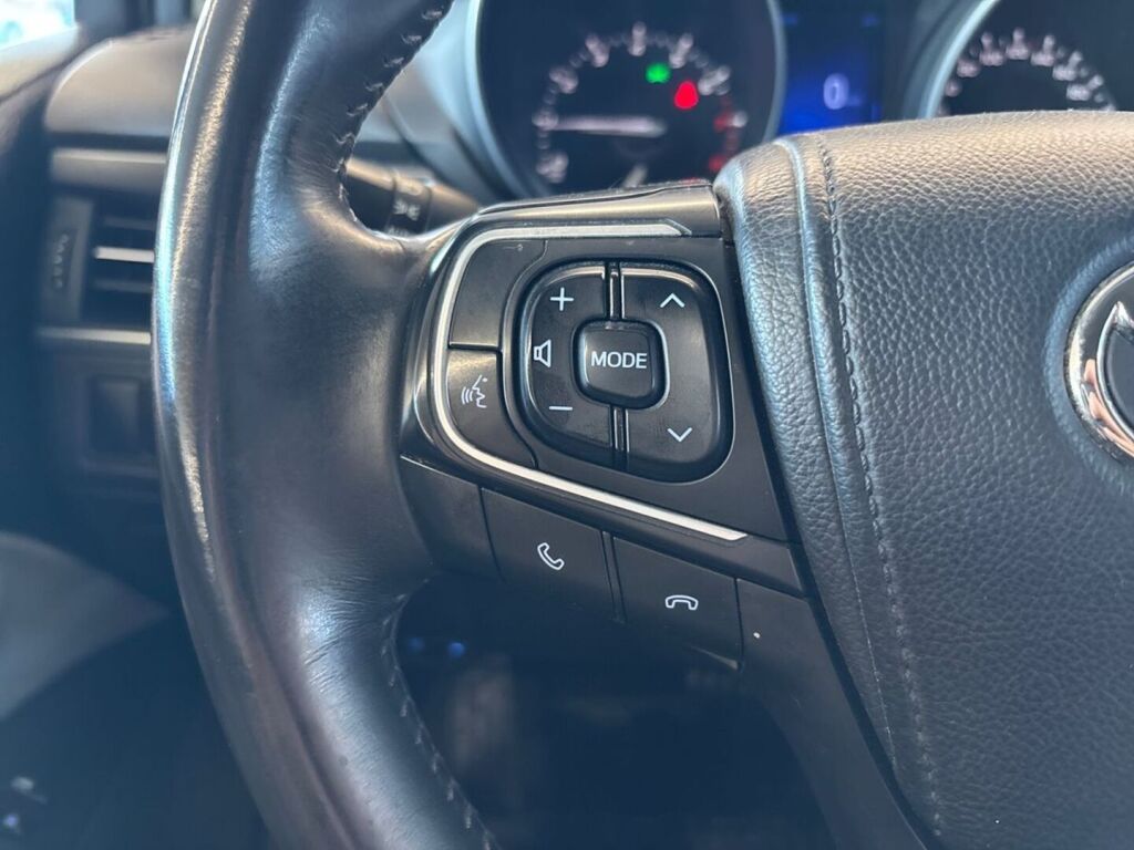 Toyota Avensis 2018 Musta