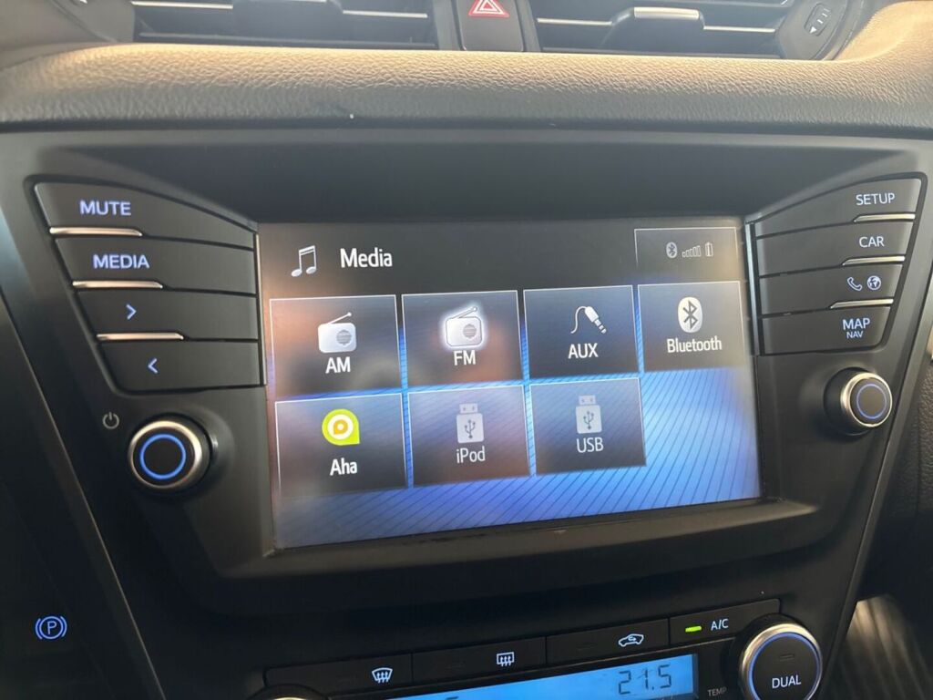 Toyota Avensis 2018 Musta