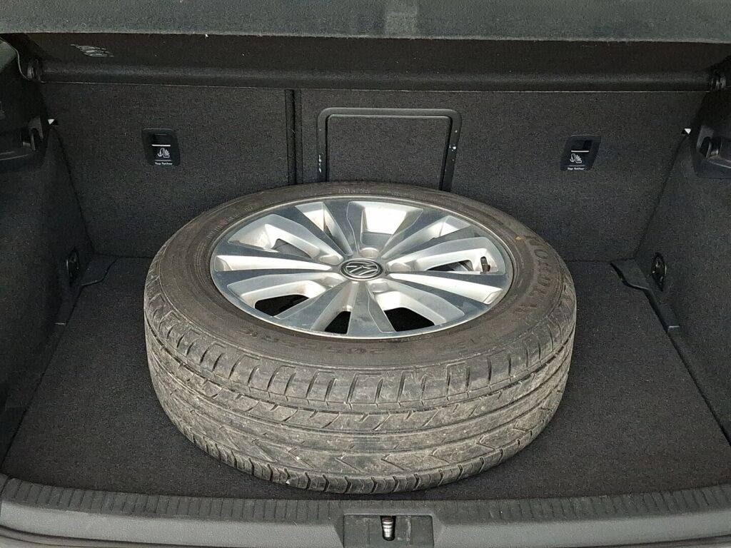 Volkswagen Golf 2017 Valkoinen