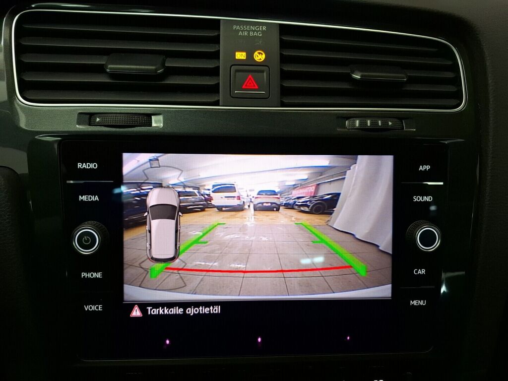 Volkswagen Golf 2017 Valkoinen