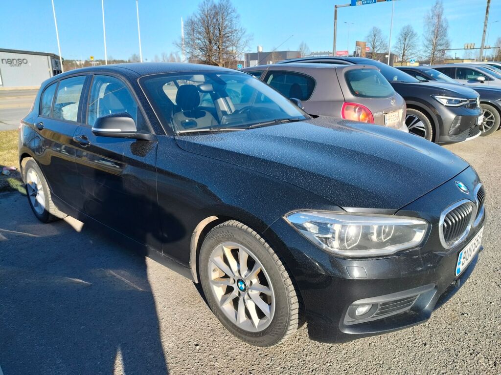 BMW 118 2018 Musta