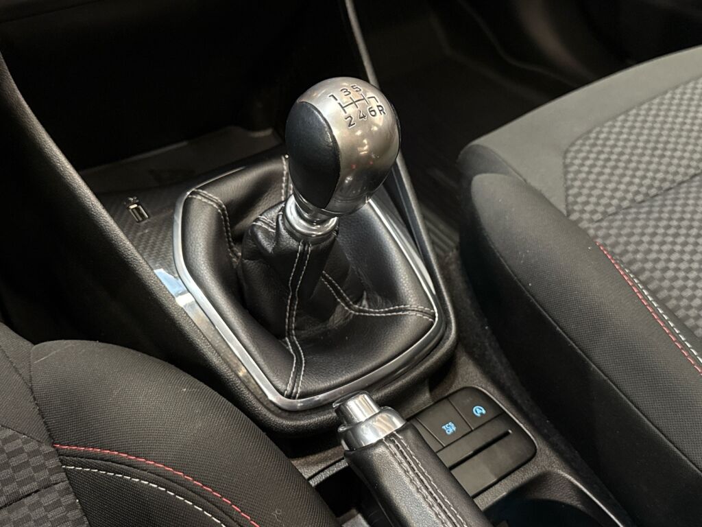 Ford Fiesta 2018 Punainen