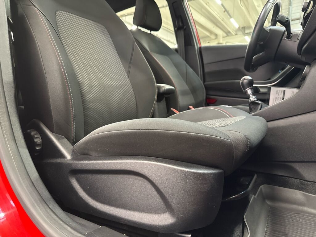 Ford Fiesta 2018 Punainen