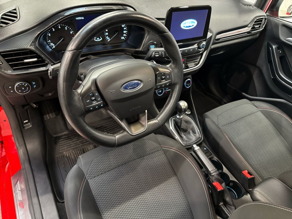 Ford Fiesta 2018 Punainen