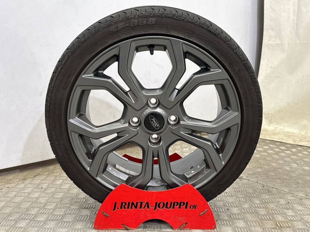 Ford Fiesta 2018 Punainen