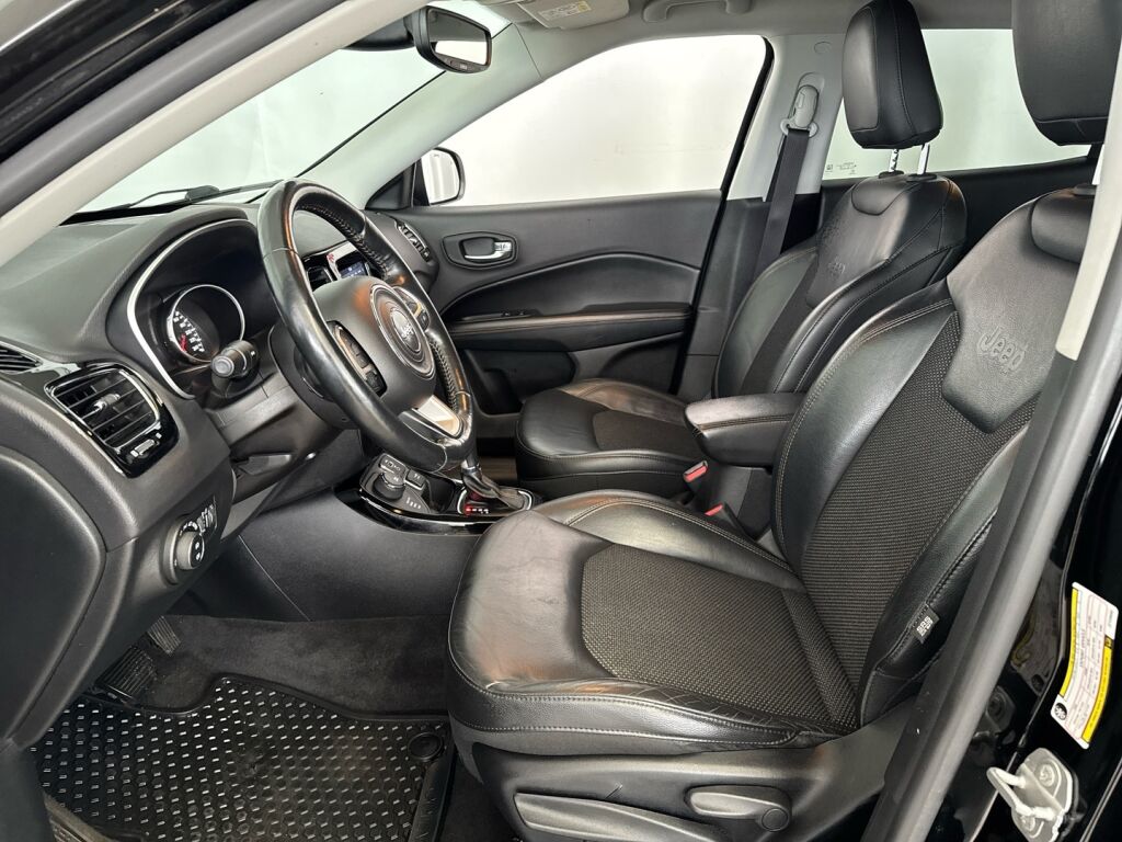 Jeep Compass 2018 Musta