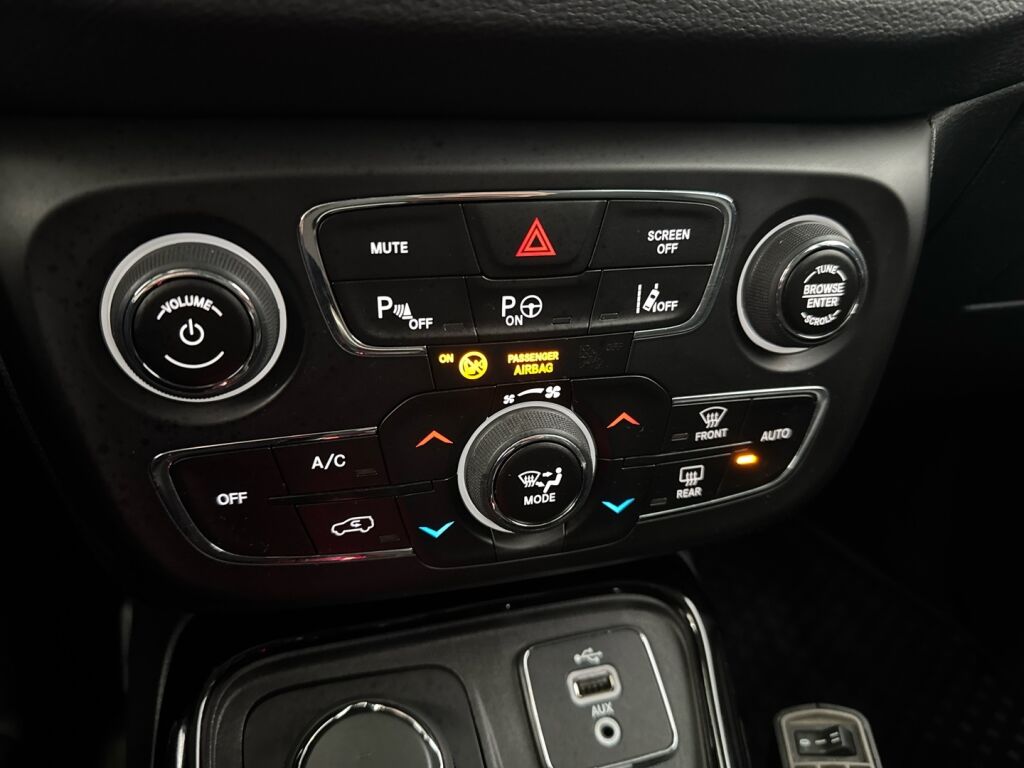 Jeep Compass 2018 Musta