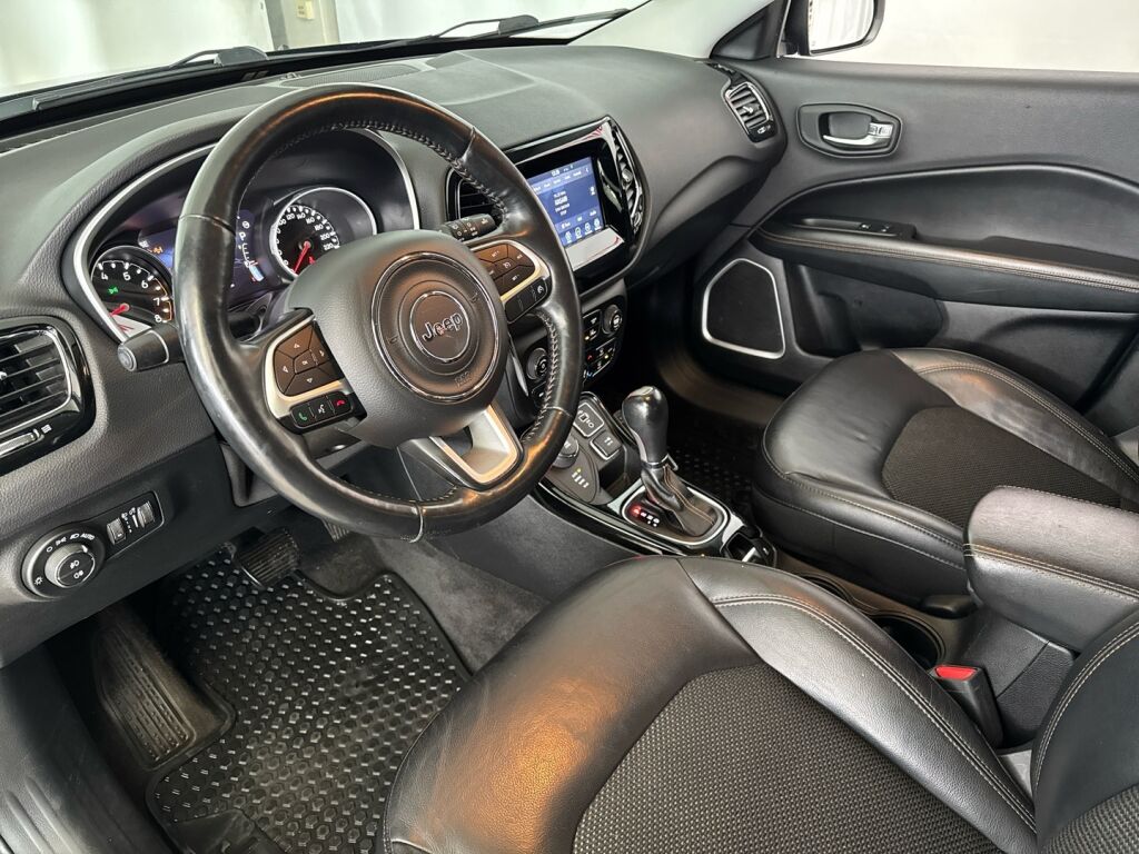 Jeep Compass 2018 Musta