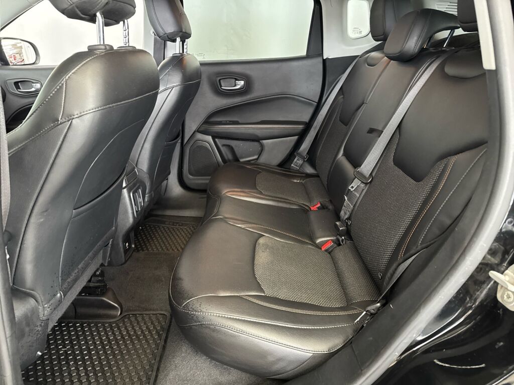 Jeep Compass 2018 Musta