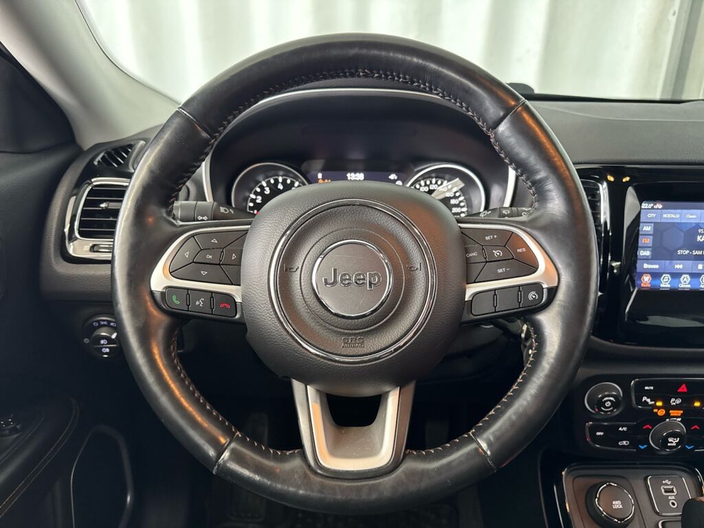 Jeep Compass 2018 Musta