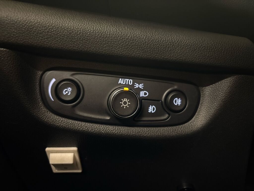 Opel Insignia 2018 Valkoinen