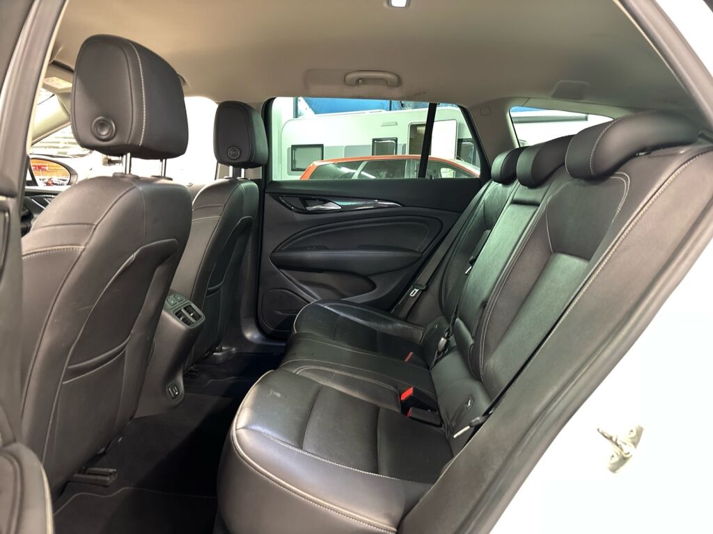 Opel Insignia 2018 Valkoinen