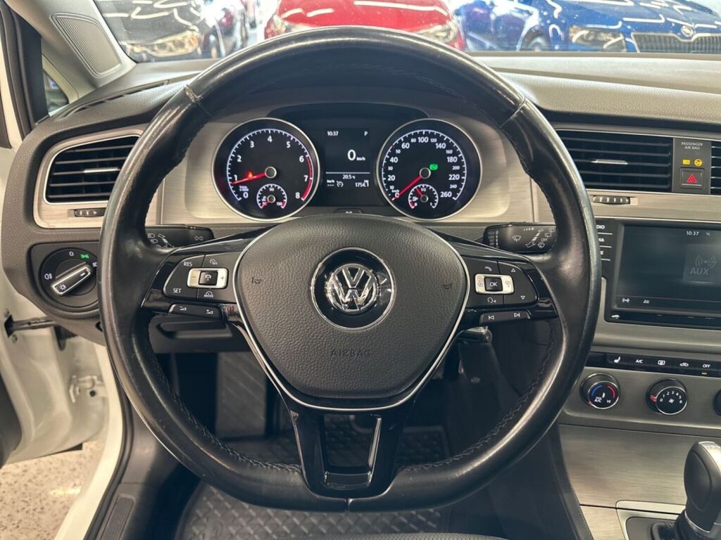 Volkswagen Golf 2015 Valkoinen